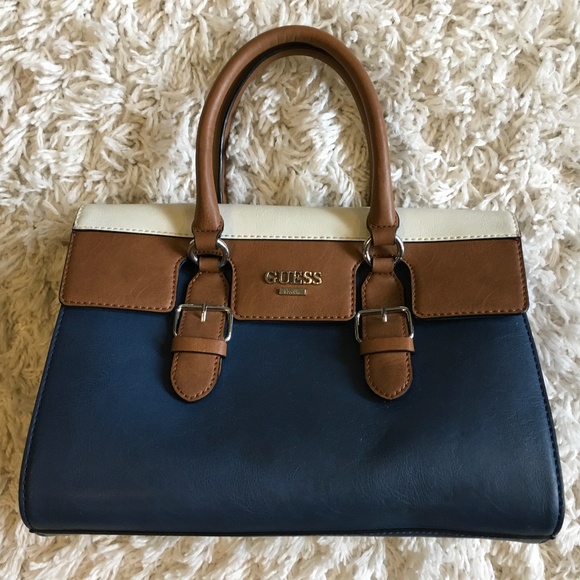 GUESS PURSE - Picture 1 of 4